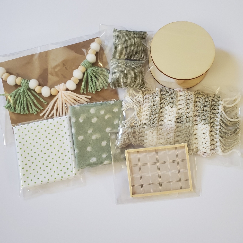 Miniature Dollhouse 1:12 Scale Accessory Green Ivory Bundle Set Maileg